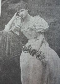 Violet Gibson,17 anni, al ballo delle debuttanti.